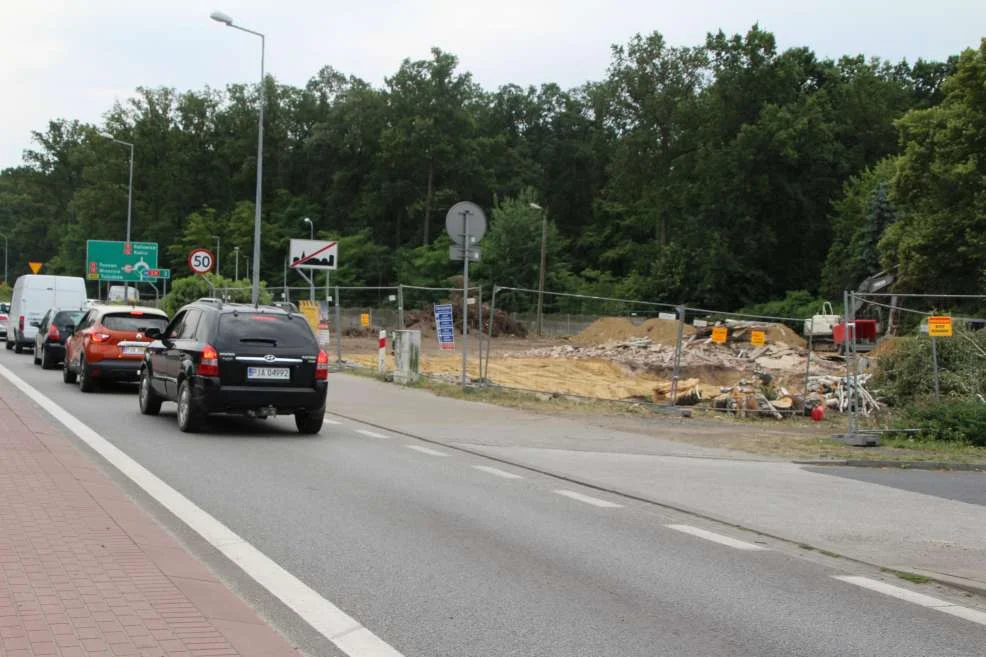 Tam, gdzie była kiedyś karczma na Tumidaju w Jarocinie, powstanie teraz KFC