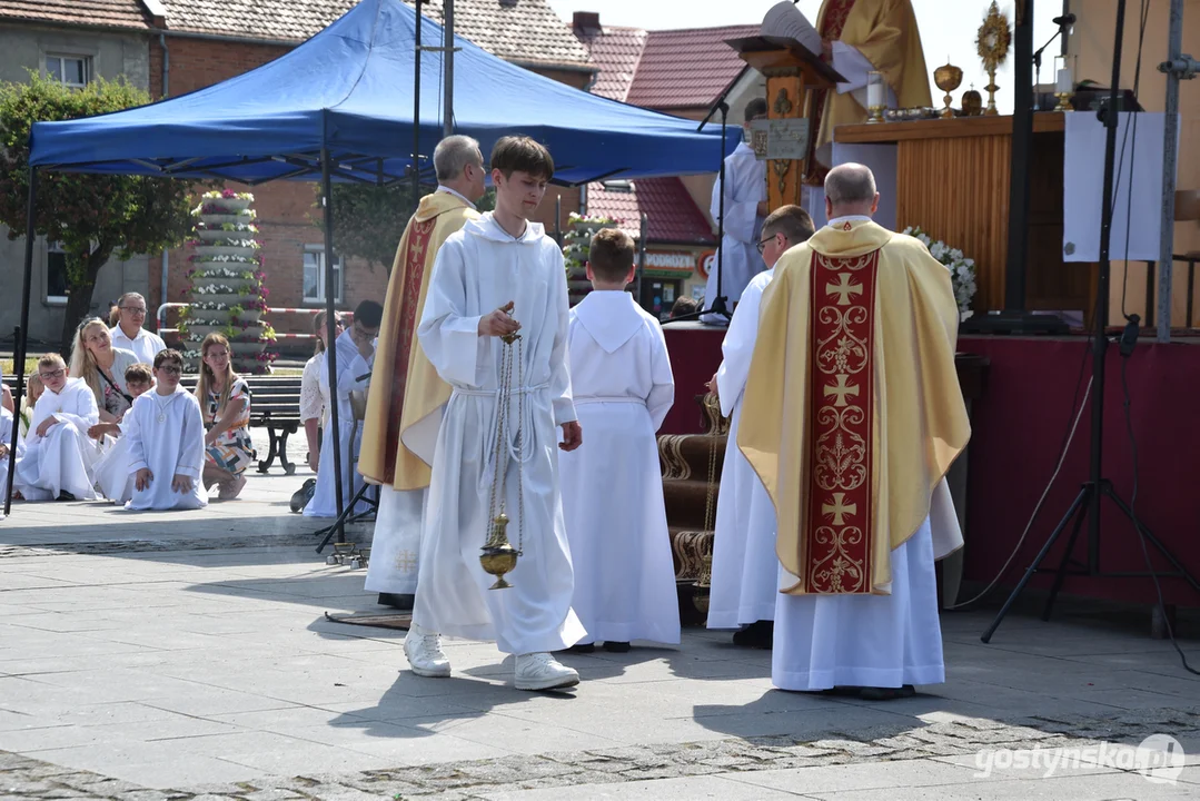 Gostyń - Boże Ciało 2023 - procesja ulicami miasta