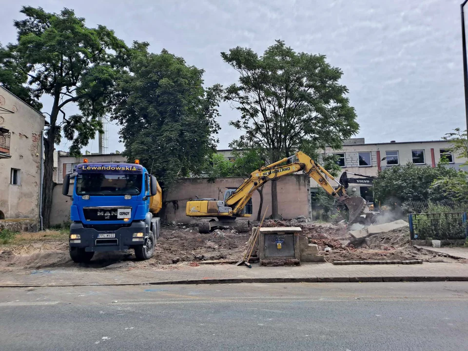 Wyburzyli budynek przy Ogrodowej w Pleszewie. Co tam powstanie? - Zdjęcie główne