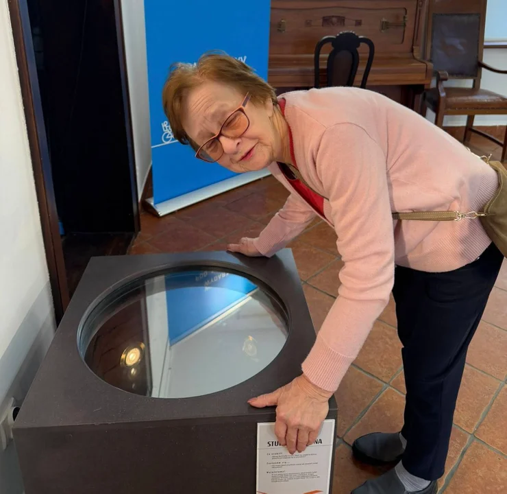 Studnia nieskończoności i największy piksel świata. Wystawa, którą musisz zobaczyć przed 30 kwietnia!