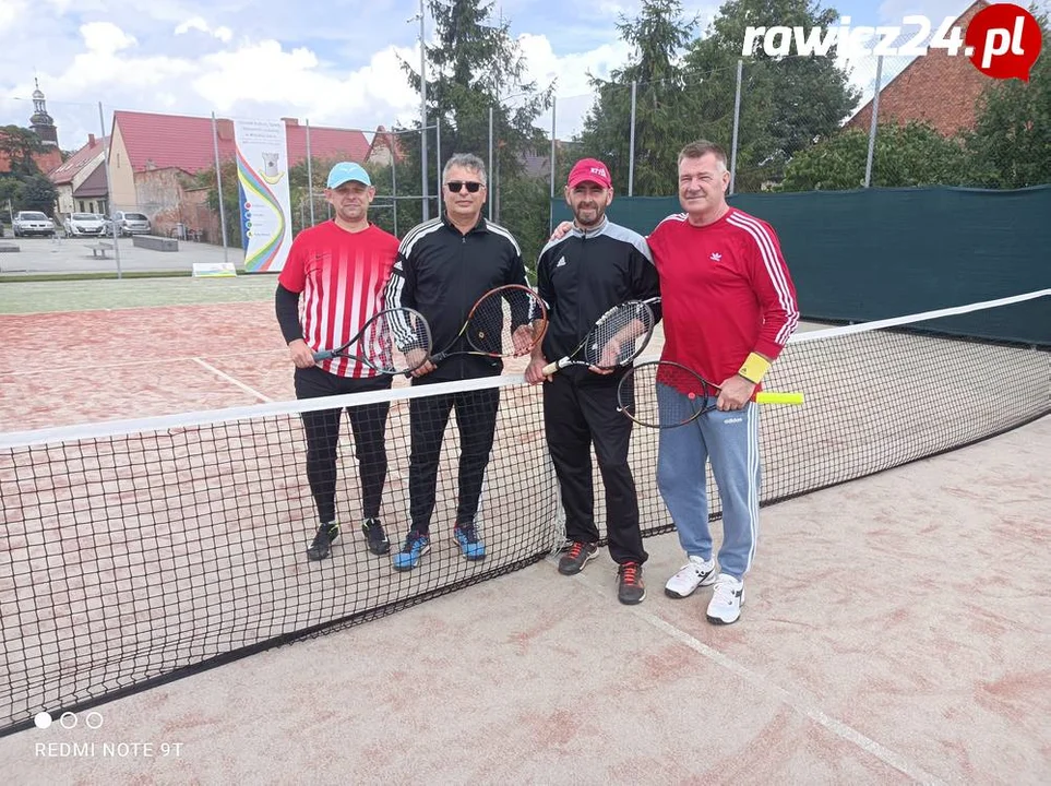 Tenis. Singiel kobiet i debel mężczyzn w Miejskiej Górce