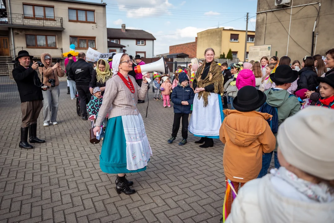 Topienie Śmiercichy i niesienie Nowego Lotka - biskupiańskie powitanie wiosny w Sułkowicach
