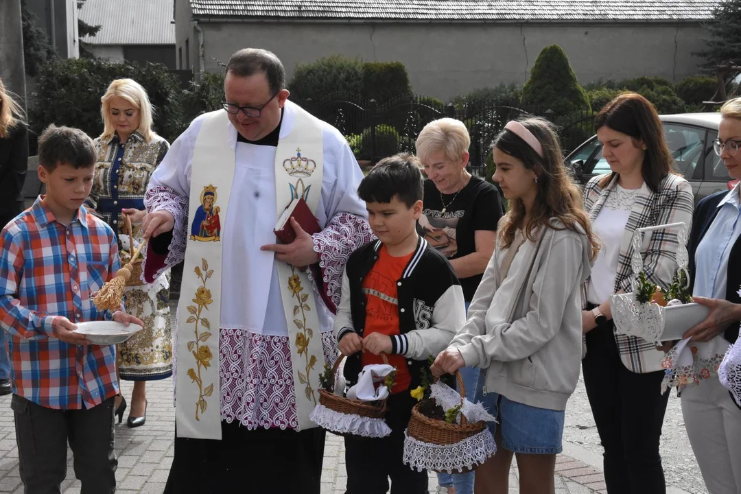 Święcenie potraw w Lutogniewie, Dzierżanowie, Bożacinie i Wróżewach [ZDJĘCIA]