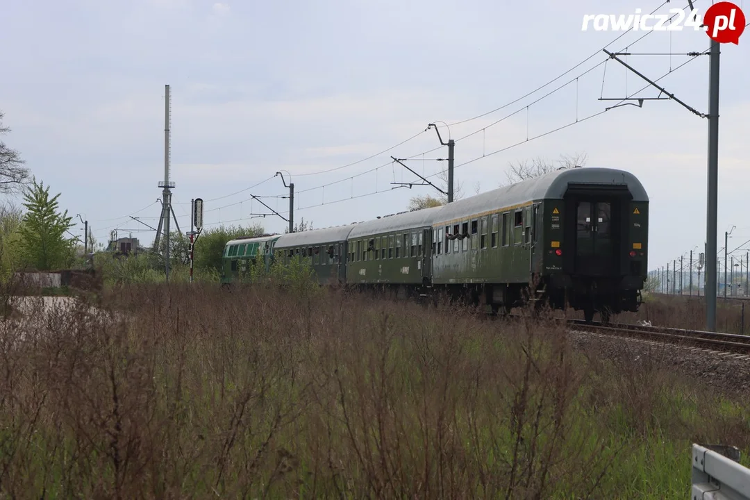 Pociąg turystyczny Cukierek na linii Kobylinki