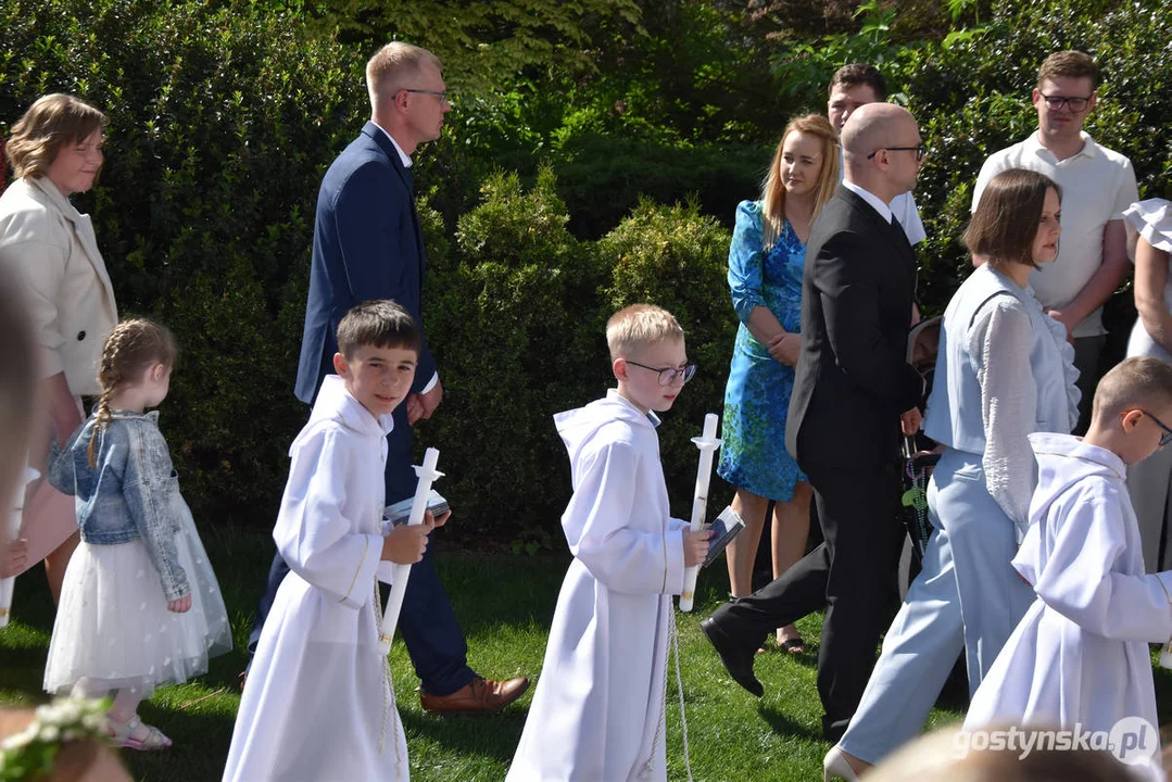 Sakrament I Komunii Świętej w parafii w Pogorzeli