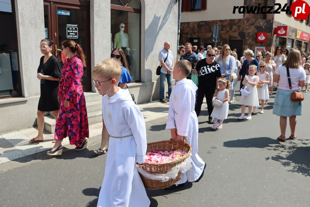 Rawicz. Procesja w Boże Ciało ulicami miasta (2023)