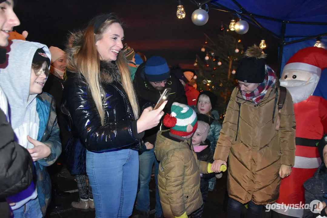 Święty Mikołaj rozdawał prezenty na Osiedlu Prawobrzeżnego Gostynia