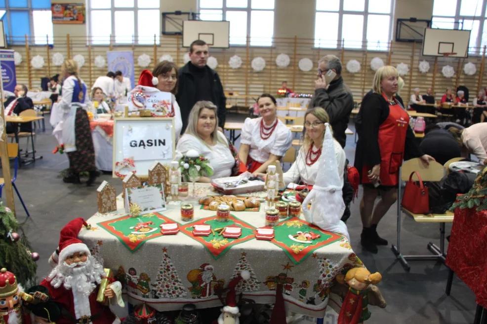 Jarmark bożonarodzeniowy i finał konkursu "Wilekopolskie smaki wigilijne w Choczu"