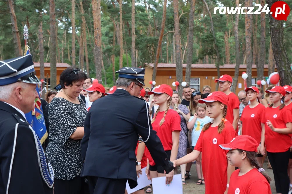 Ślubowanie i pasowanie na strażaka - członka MDP w Brennie (powiat leszczyński)