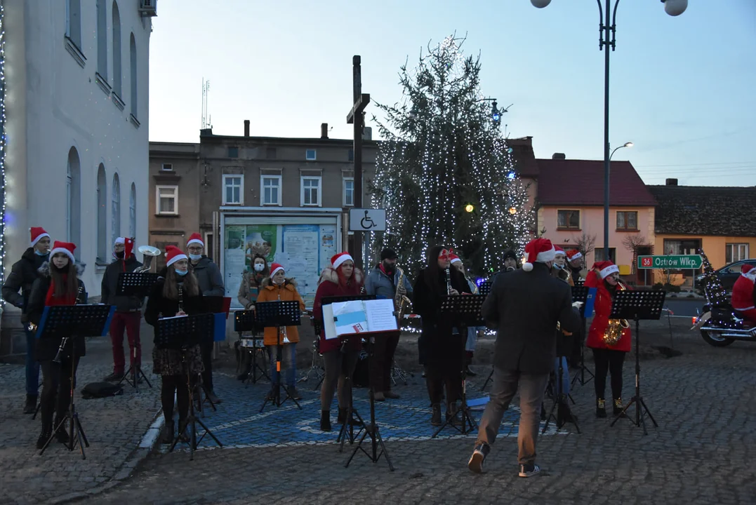 Korowód Mikołajów w Kobylinie 2020