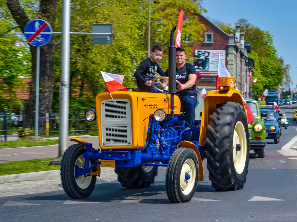 Majówka z klasykami. Pierwszy zlot pojazdów zabytkowych w Jarocinie [ZDJĘCIA] - Zdjęcie główne