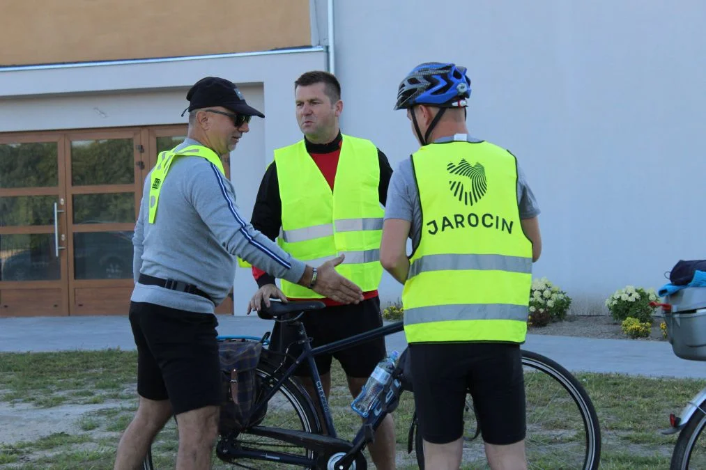 Rowerzyści z Jarocina wyruszyli w drogę na Jasną Górę