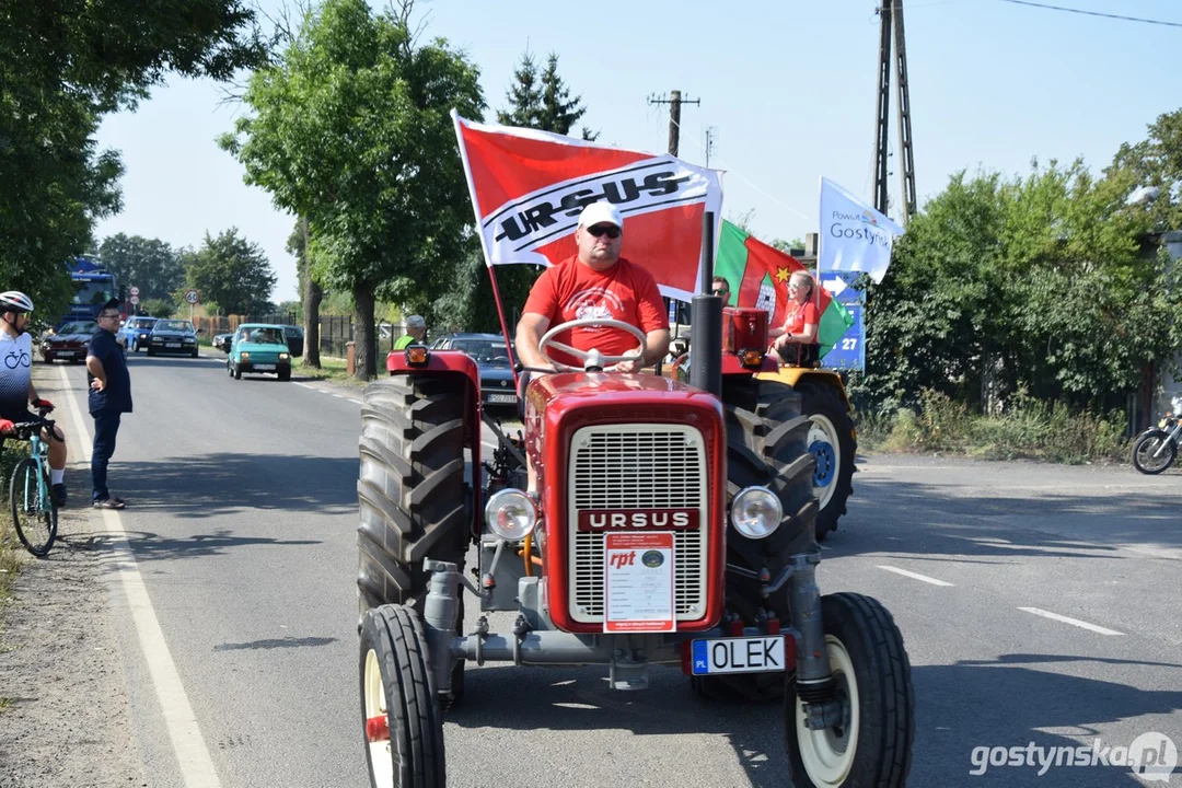 Parada zabytkowych pojazdów na dożynkach powiatowych na Świętej Górze 2025