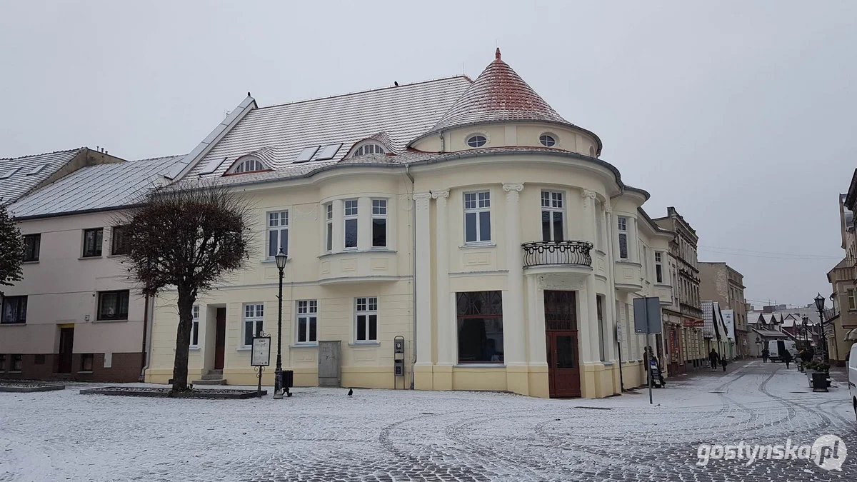 Kamienica w Gostyniu, z odnowioną elewacją, pięknie się prezentuje