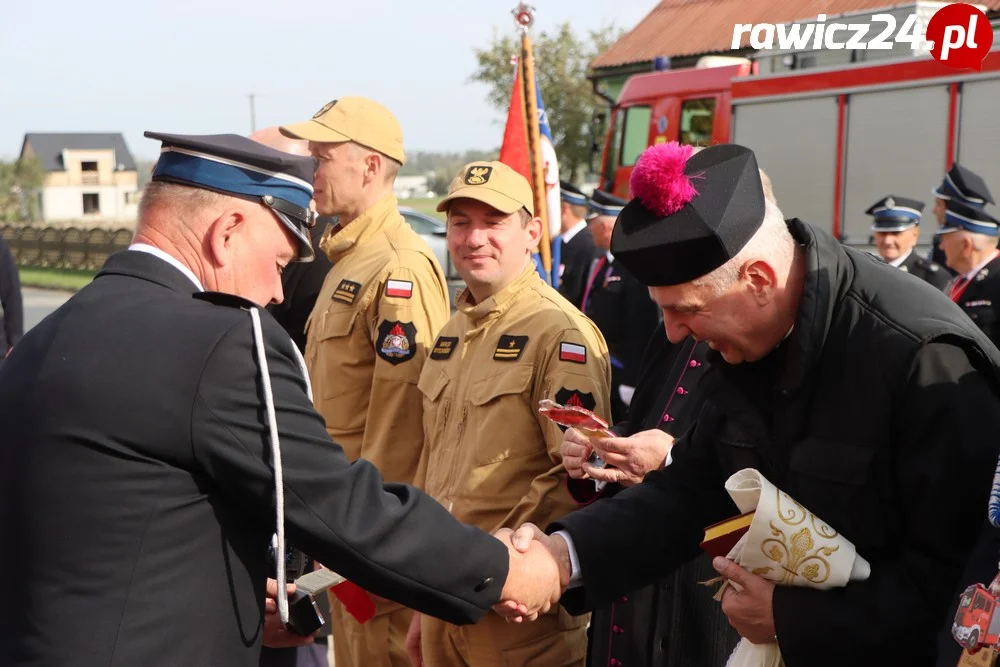 Uroczyste przekazanie auta jednostce OSP Śląskowo