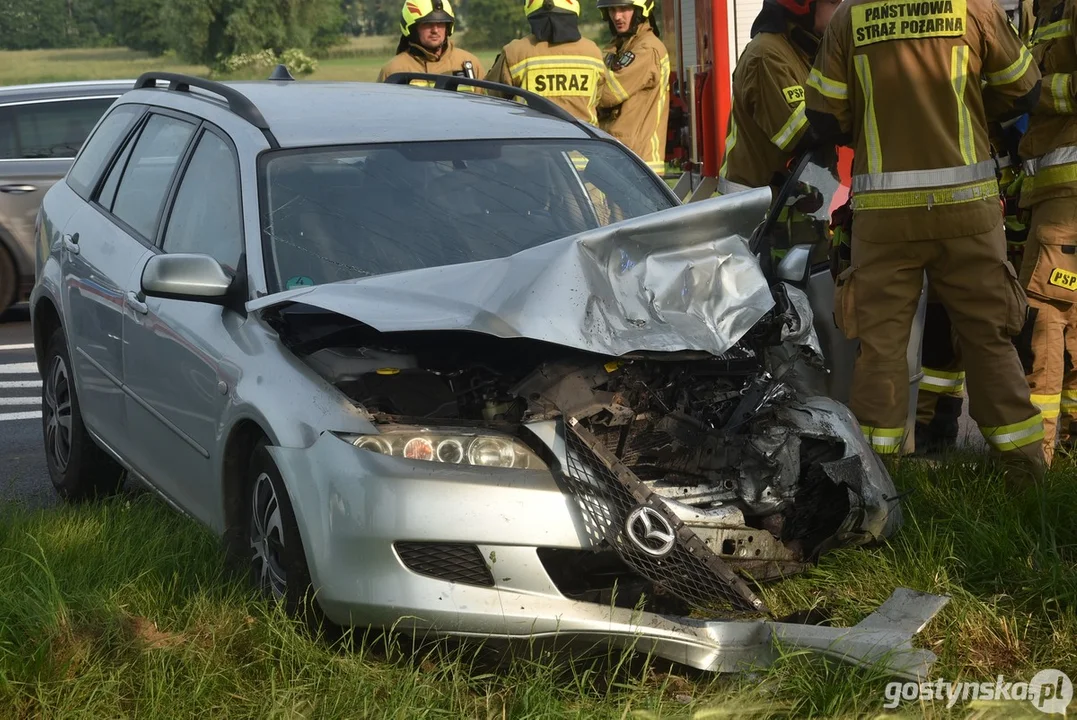 Zderzenie BMW z mazdą na DW434 w Starej Krobi