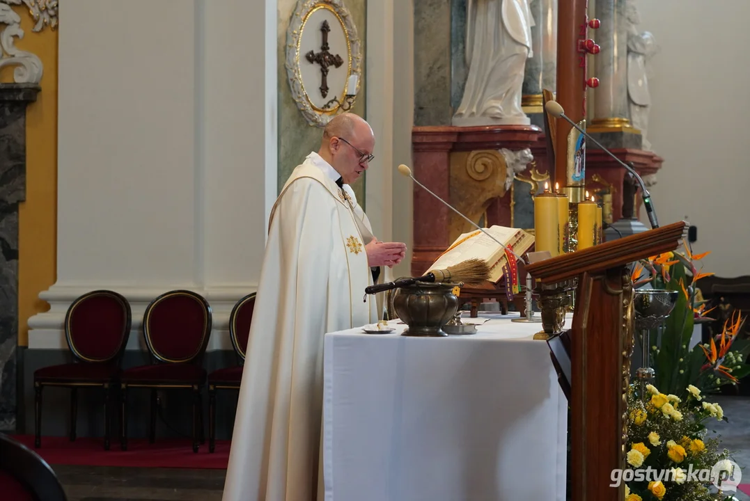 Ukraińskie rodziny na "święconce" w  Świętogórskiej Bazylice