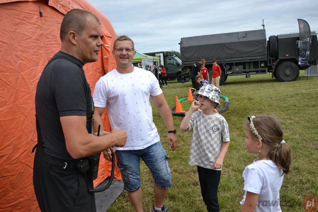 Festyn "Bezpieczne Wakacje z Mundurem" w Sobiałkowie