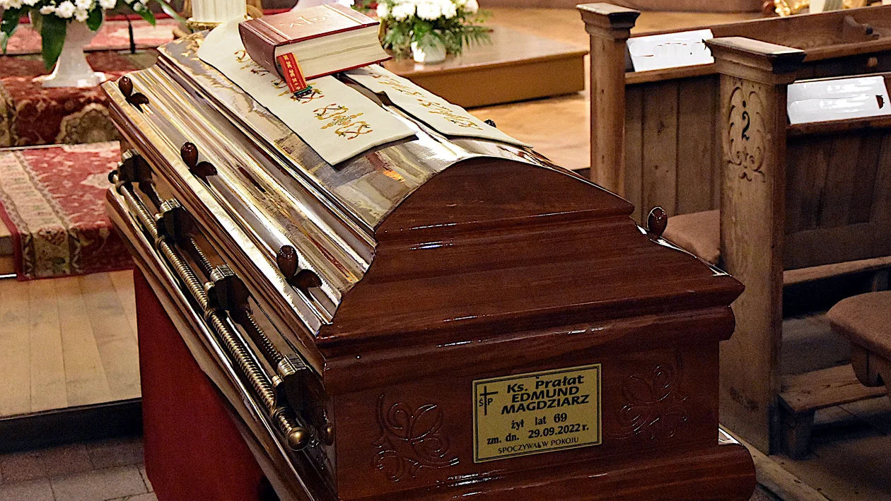 Pożegnanie zmarłego proboszcza parafii A.Boboli w Rawiczu