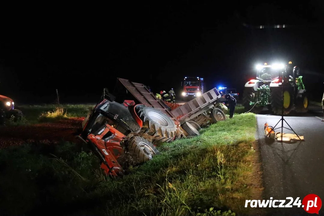 Traktorem wjechał do przydrożnego rowu - Zdjęcie główne