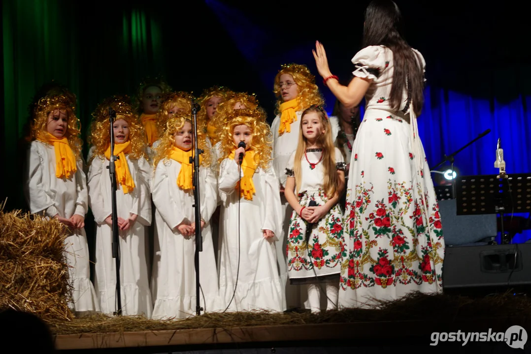 Tłum na scenie, tłum na widowni