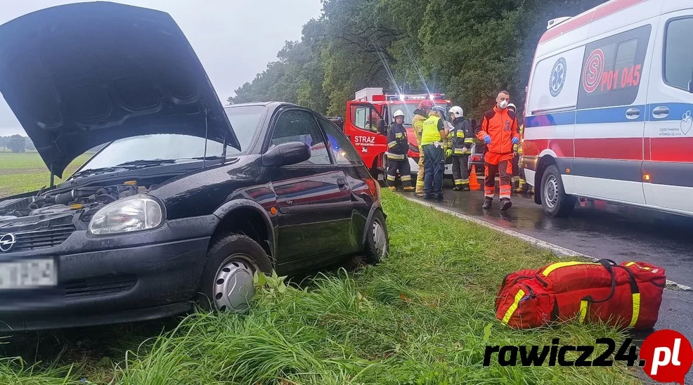 Zderzenie dwóch aut na trasie Bojanowo-Poniec [ZDJĘCIA] - Zdjęcie główne