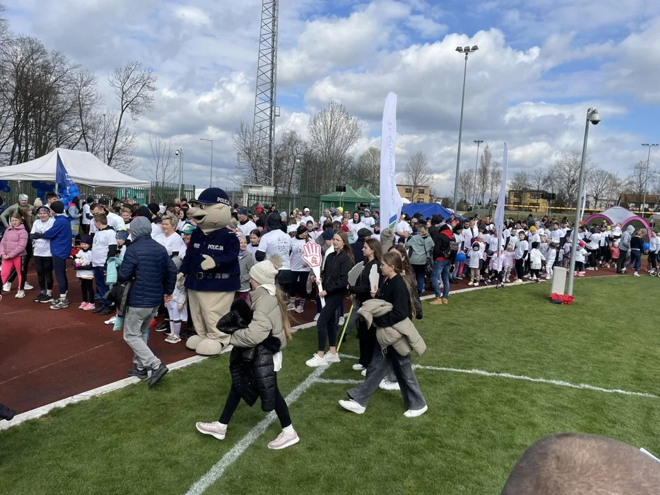 Bieg Kolorowej Skarpetki w Jarocinie. Z akcją dla Fundacji Ogród Marzeń