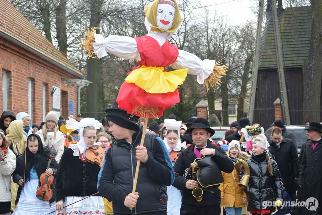 Obrzędy palenia i topienia "śmiercichy" oraz "nowego lotka" na Biskupiźnie