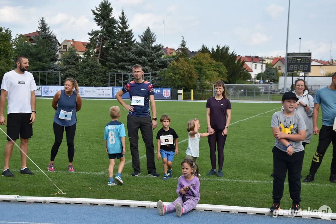 II Rodzinny Festiwal Biegowy w Gostyniu. Bieżnię opanowały dzieci