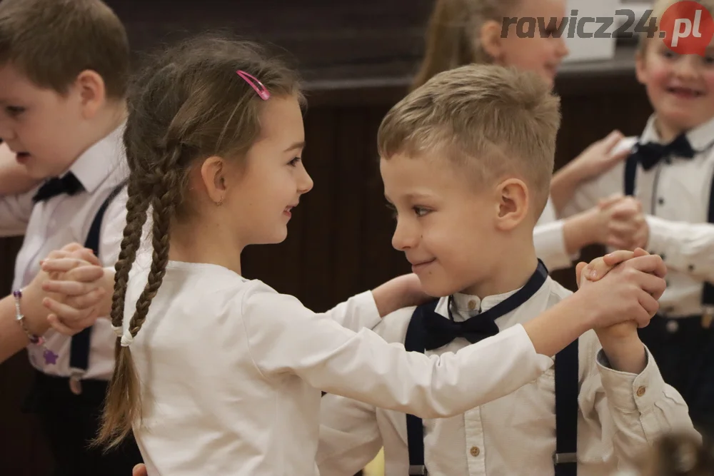 Uroczystość w Gminnym Centrum Kultury i Rekreacji w Jutrosinie