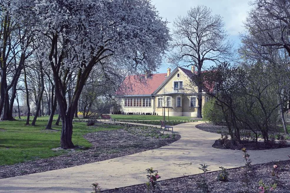 Odnowiony ogród plebański w Wilkowyi. Nie tylko efekty robią wrażenie, ale i koszty [ZDJĘCIA]