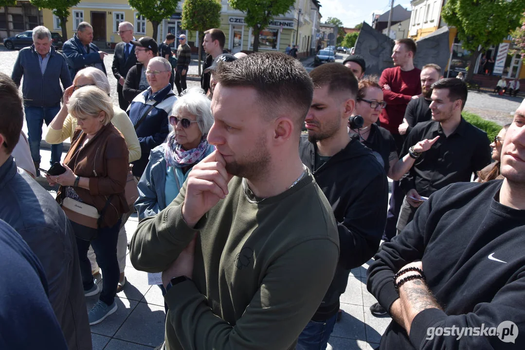 Lider Konfederacji Krzysztof Bosak w Gostyniu spotkał się z mieszkańcami