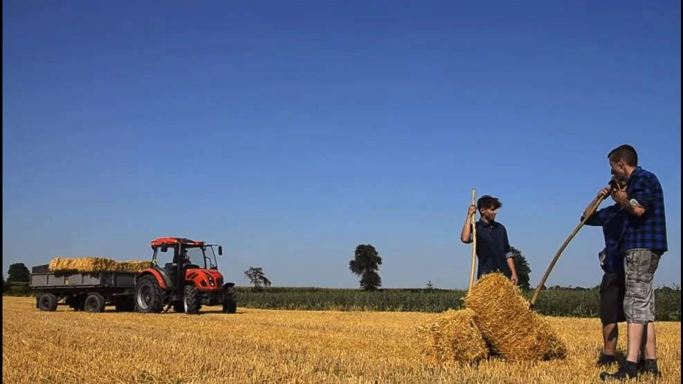 Sołtys i mieszkańcy Twardowa nagrali film. Zapraszają na dożynki