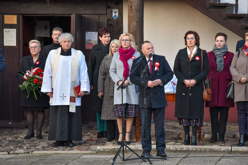 Sulmierzyce. Obchody Narodowego Dnia Niepodległości i promocja książki