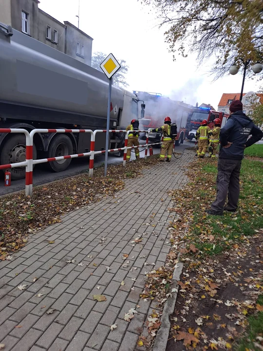 Przegrzanie hamulców w cieżarówca  na ul. Niesiołowskiego