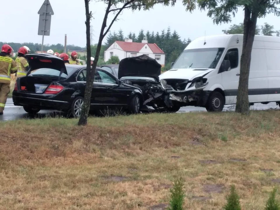 Zderzenie trzech aut ul. Powstańców Wlkp. Jarocin