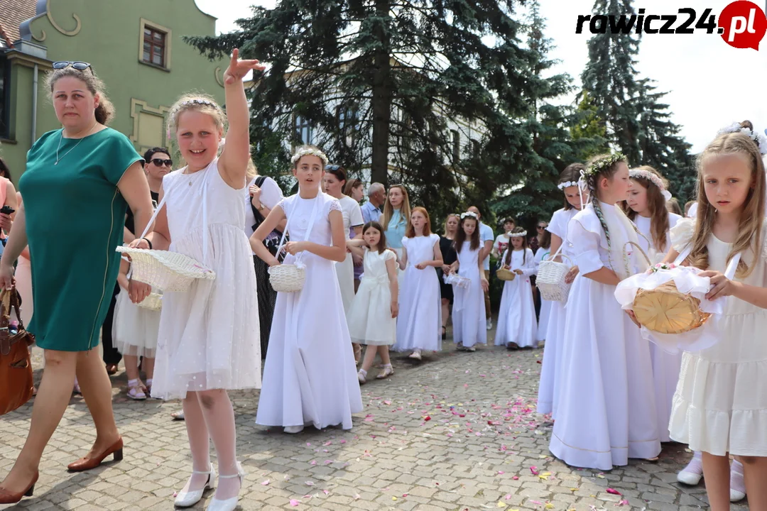 Rawicz. Procesja w Boże Ciało ulicami miasta (2023)