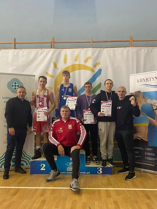 Pięściarze z klubu Sporty Walki Rawicz z medalami mistrzostw kraju