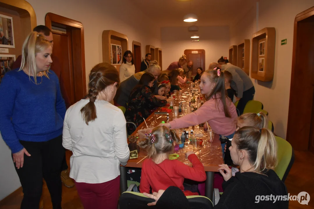 Niedziela w bibliotece w Gostyniu w świątecznym klimacie