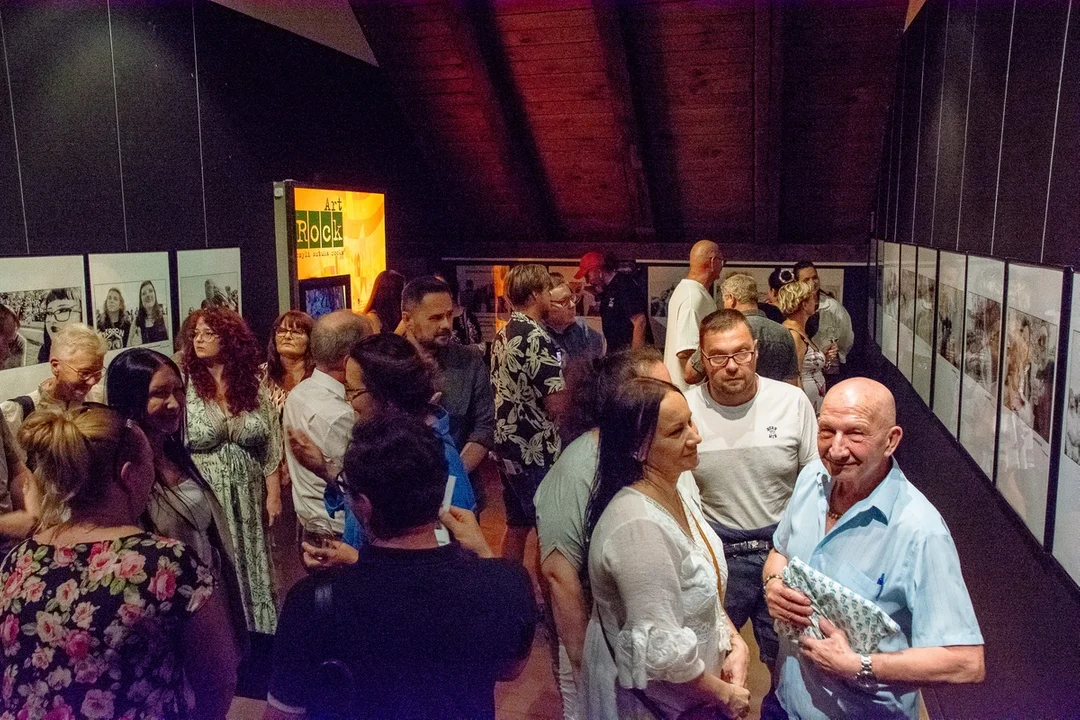 Wernisaż wystawy fotografii Franka Roosendaala "W drodze razem z muzyką rockową"