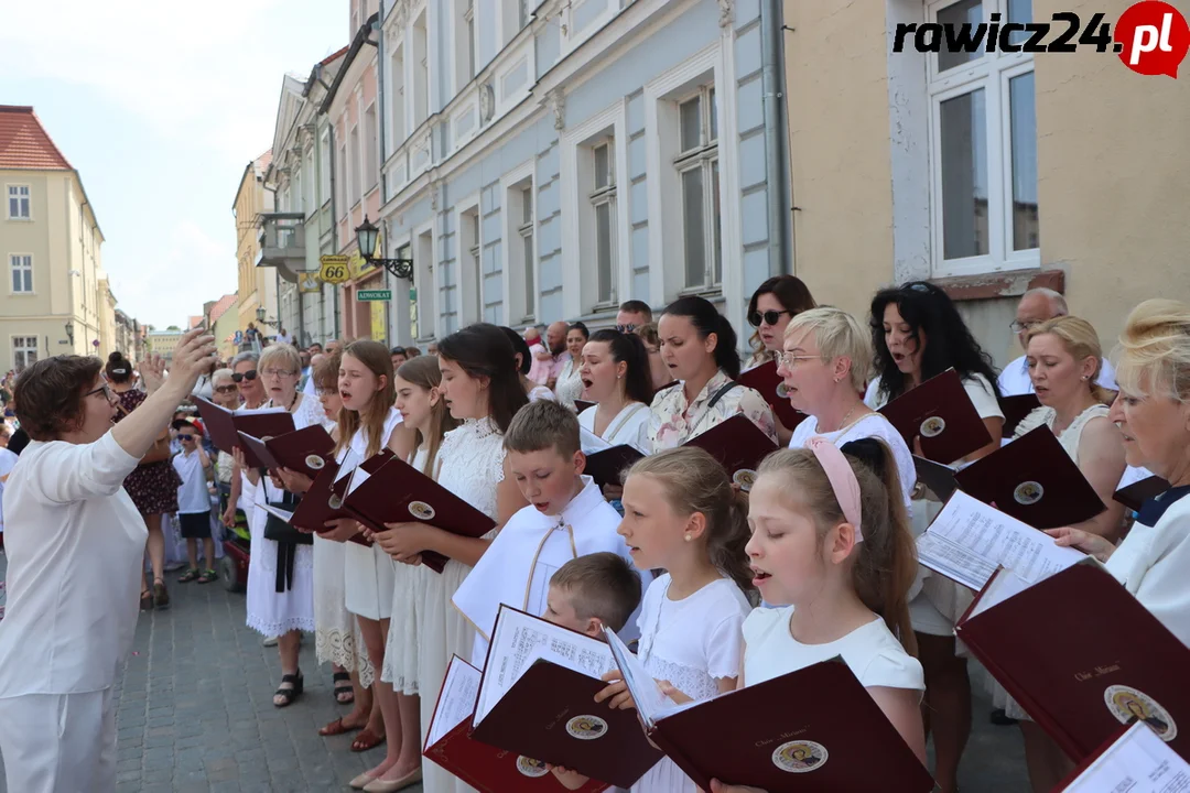 Rawicz. Procesja w Boże Ciało ulicami miasta (2023)