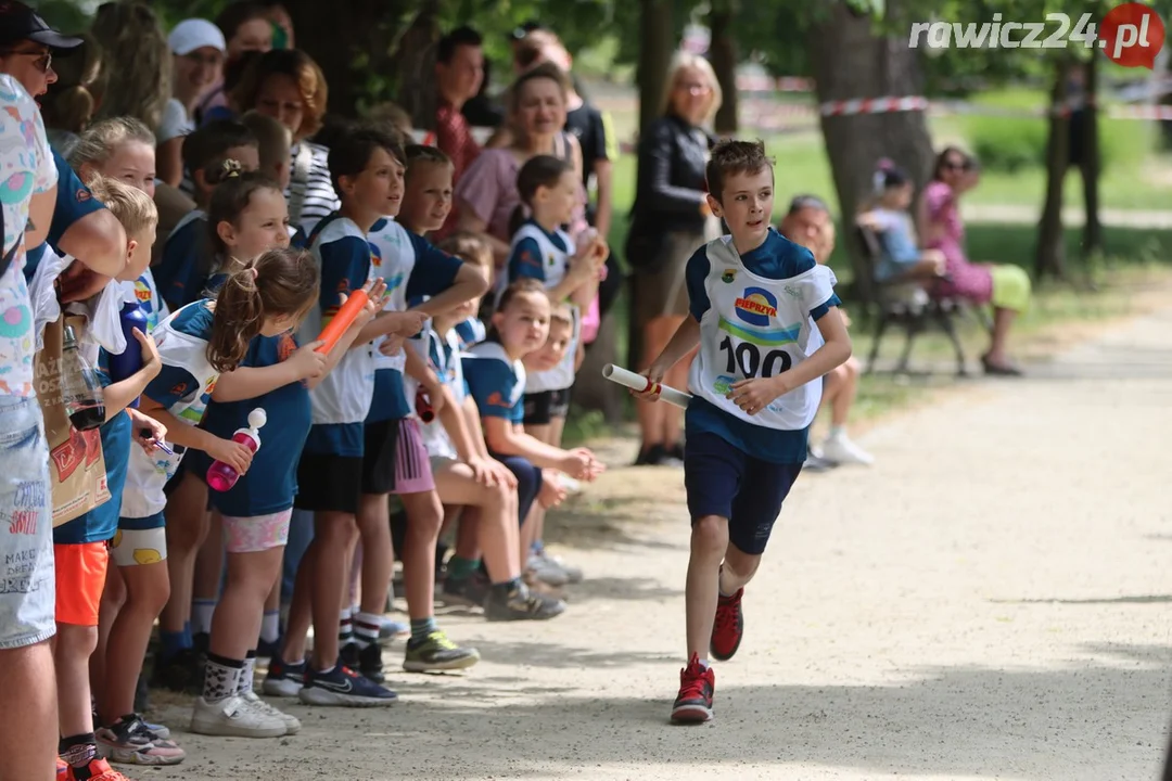 Sztafety szkolne w ramach 24h Rawickiego Festiwalu Sportu