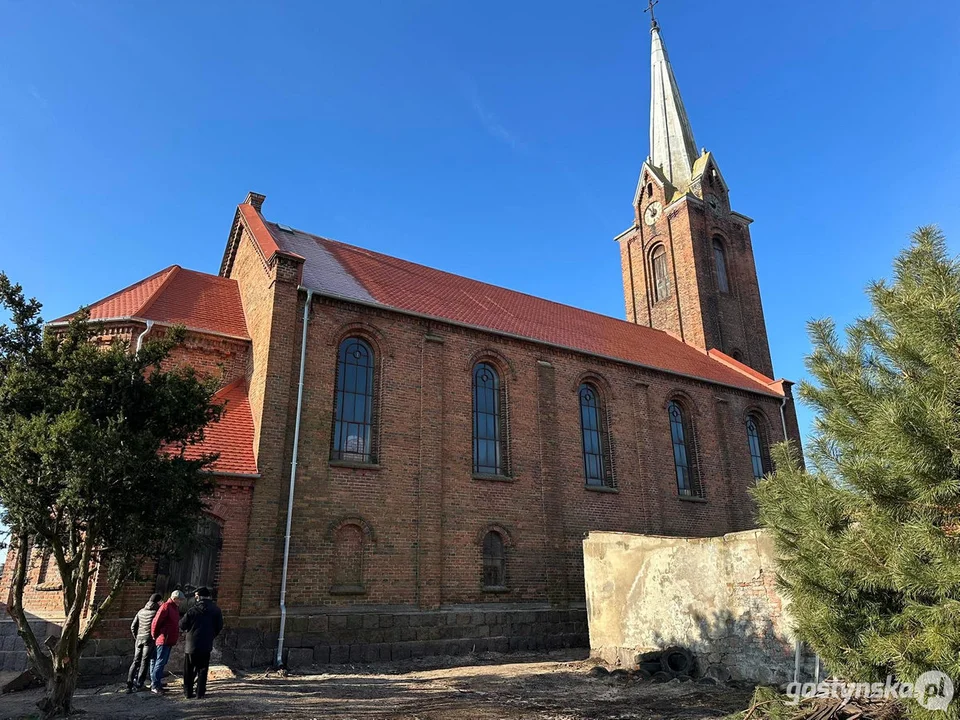 Świątynia sztuki w Pogorzeli ma nowy dach