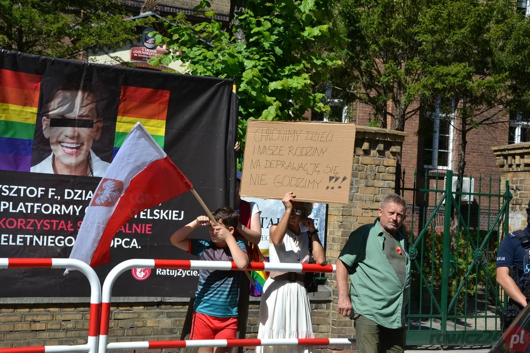 Marsz Równości i kontrmanifestacje w Rawiczu