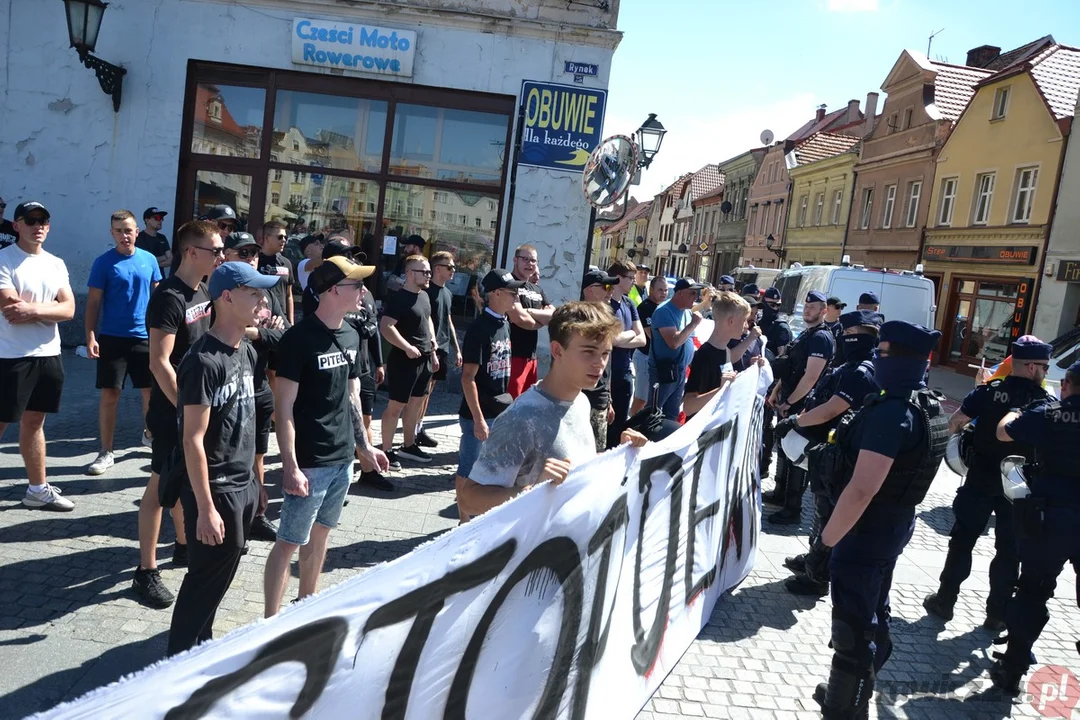 Marsz Równości i kontrmanifestacje w Rawiczu