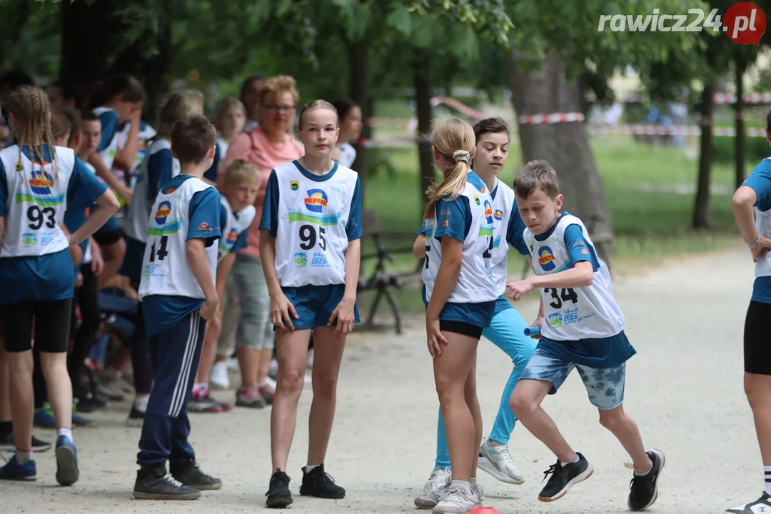 Sztafety szkolne w ramach 24h Rawickiego Festiwalu Sportu