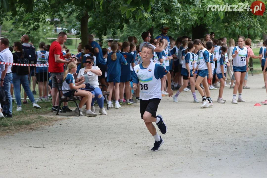 Sztafety szkolne w ramach 24h Rawickiego Festiwalu Sportu