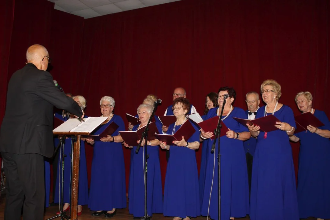 Uroczystość Matki Bożej Cieleckiej w parafii św. Małgorzaty w Cielczy z zawierzeniem KGW z gminy Jarocin