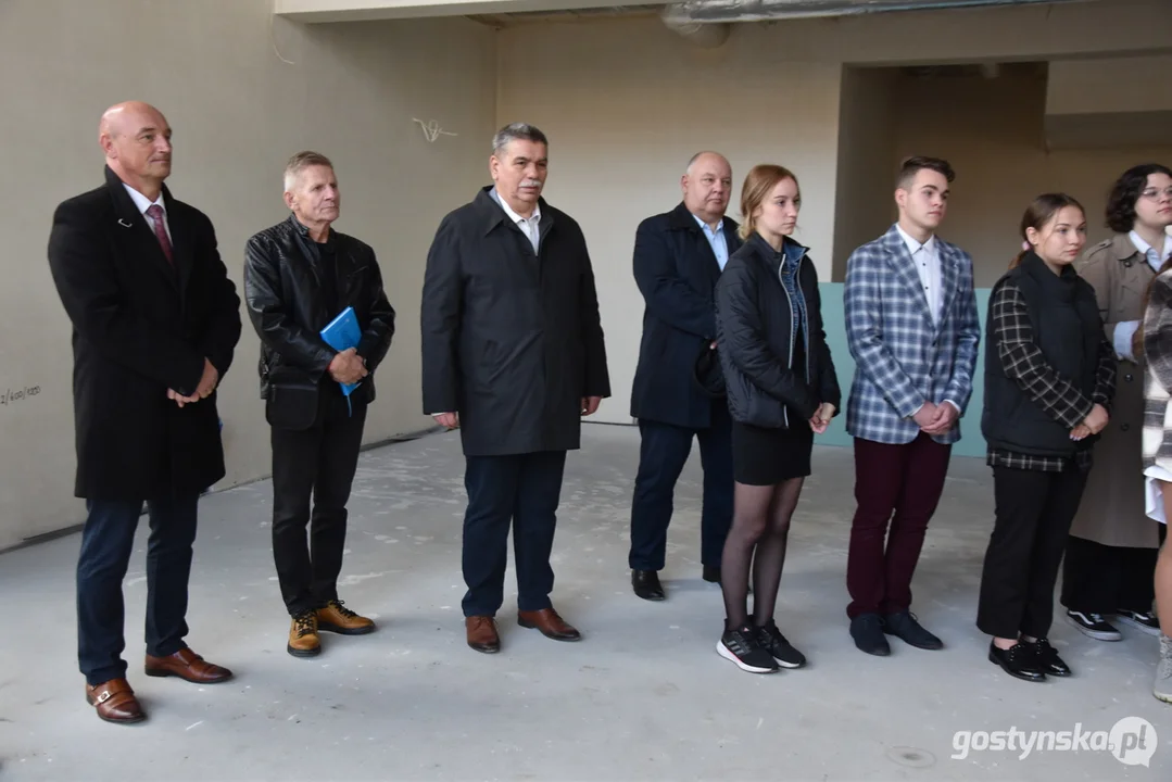 Wmurowanie Aktu Erekcyjnego przy budowie hali sportowej przy ZSZ w Gostyniu