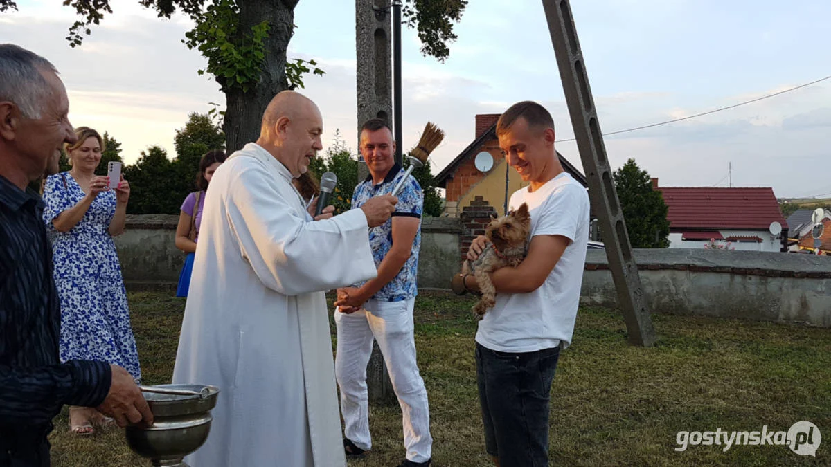 Błogosławieństwo zwierząt domowych w kościele w Starym Gostyniu